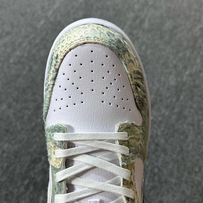 Dunk Low Steam Puppet White Green